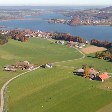 Baby- Und Kinderhof Aicherbauer Seeham Bagian luar foto