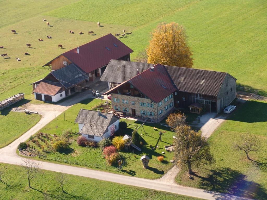 Baby- Und Kinderhof Aicherbauer Seeham Bagian luar foto