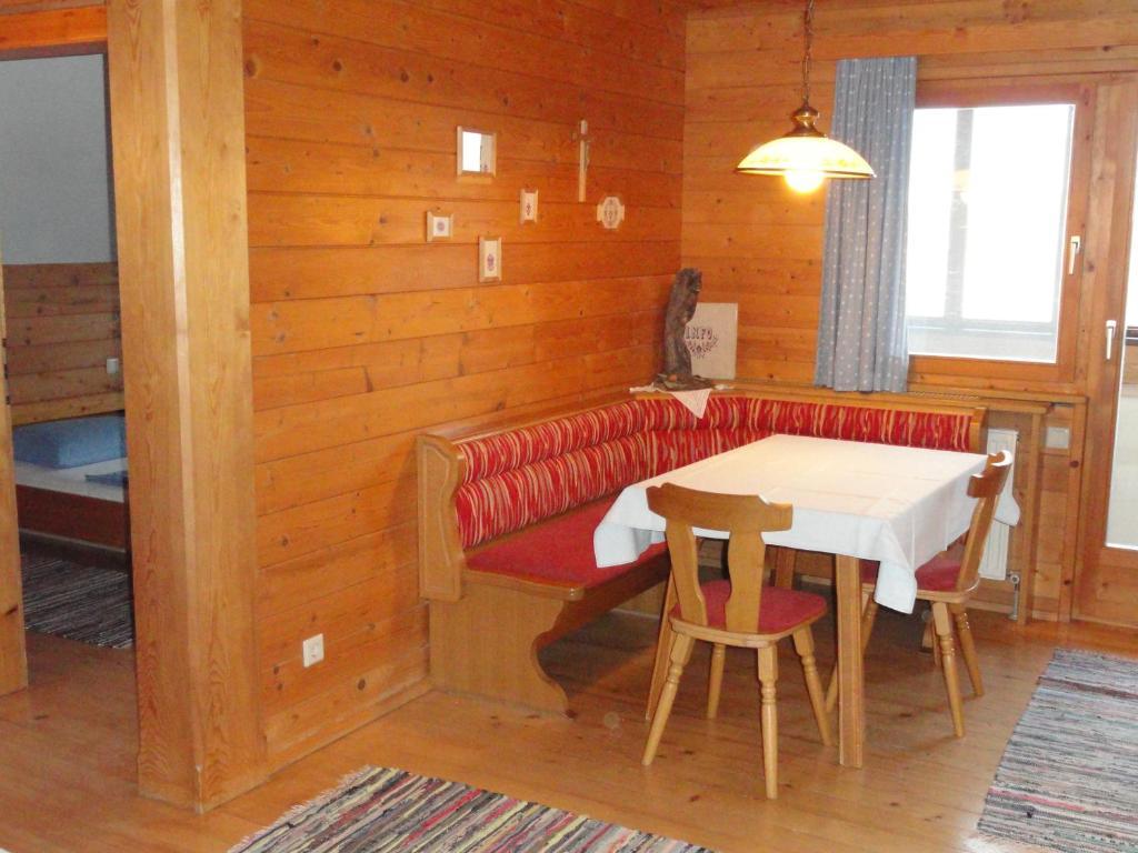 Baby- Und Kinderhof Aicherbauer Seeham Ruang foto