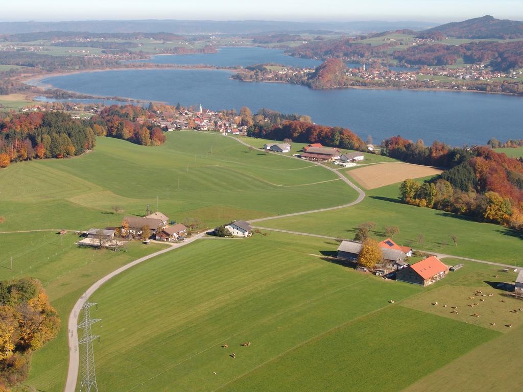 Baby- Und Kinderhof Aicherbauer Seeham Bagian luar foto
