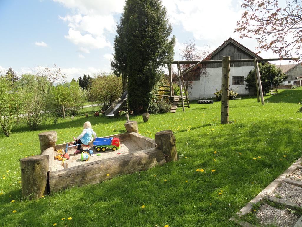 Baby- Und Kinderhof Aicherbauer Seeham Bagian luar foto